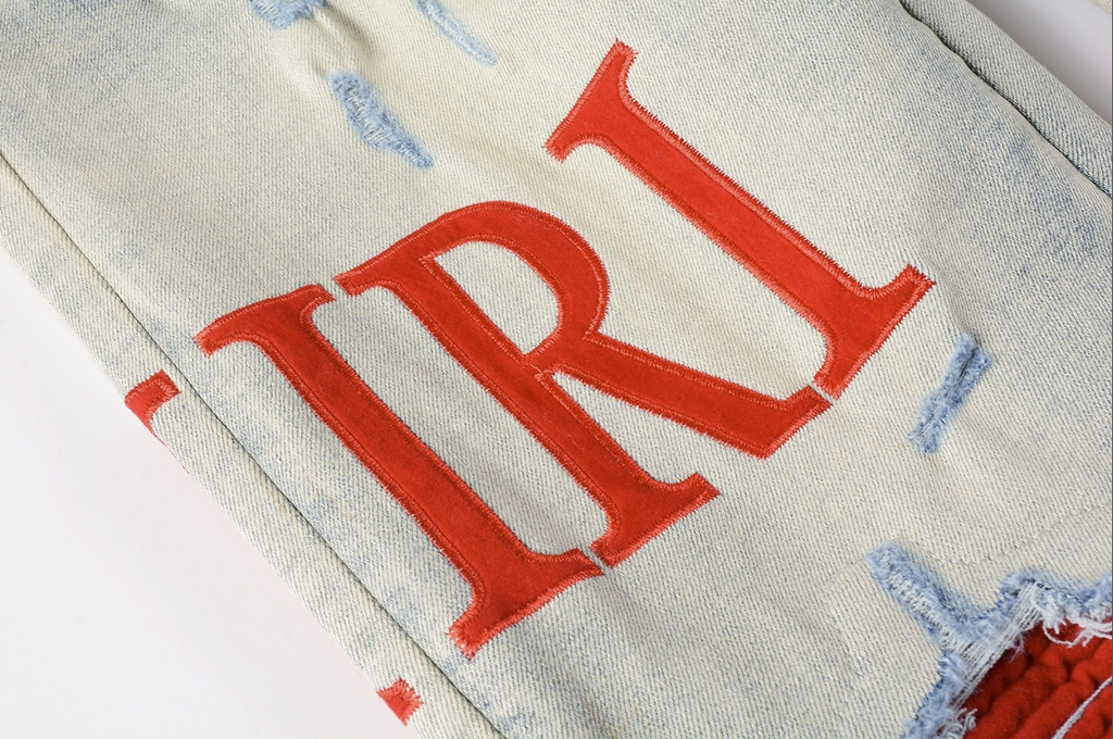 8886 Amiri Jeans