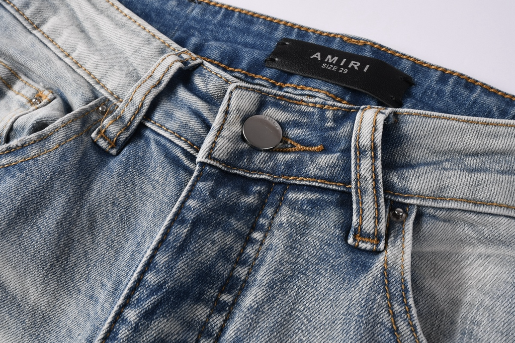 8933 Amiri Jeans
