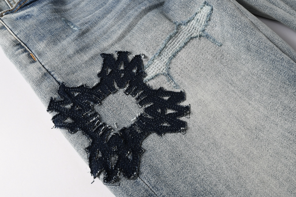 8936 Amiri Jeans