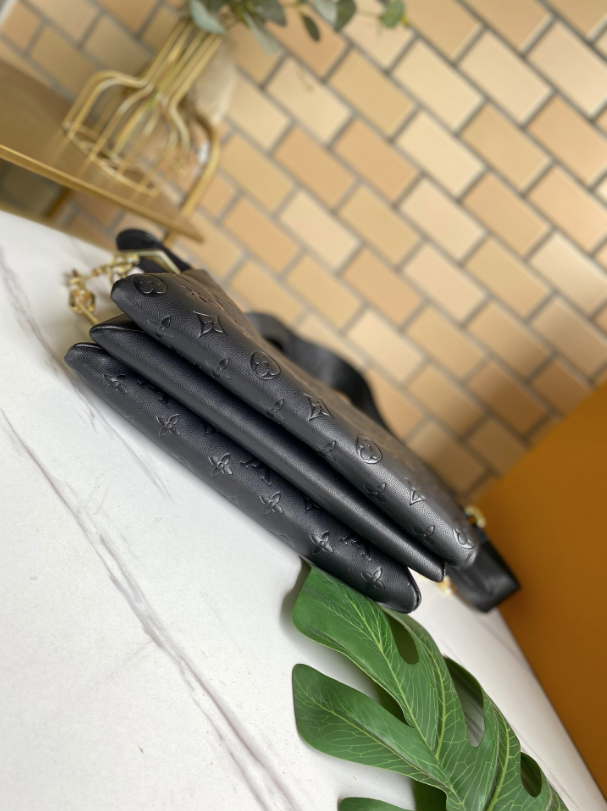 57790 Coussin LV Purse Black