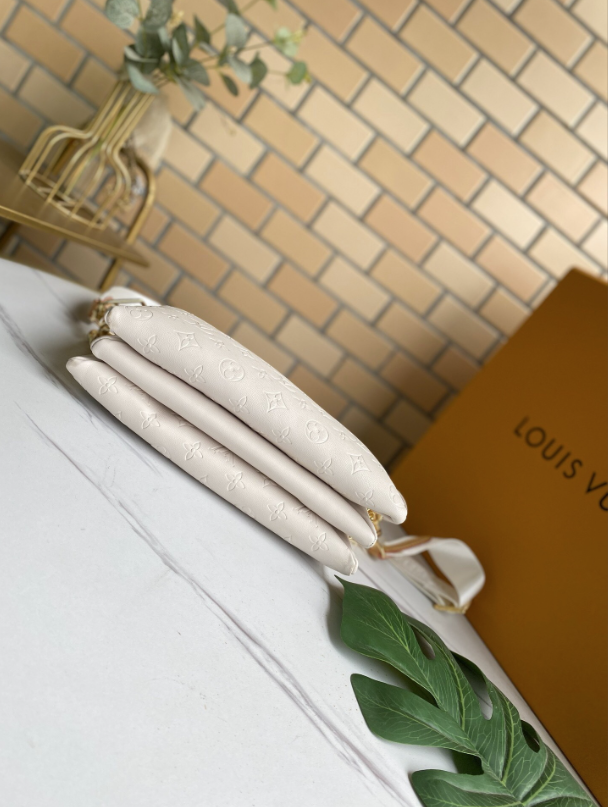 57786 Coussin LV Purse White