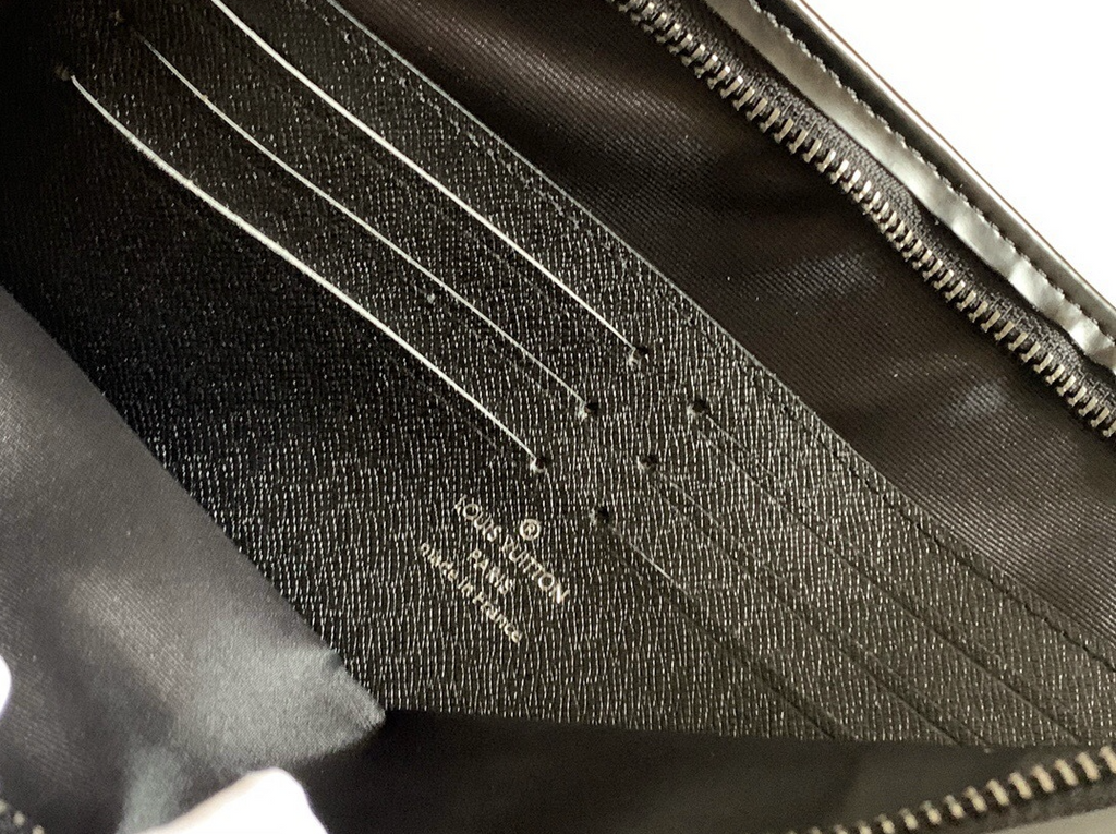 1003 Pochette Voyage LV Bag