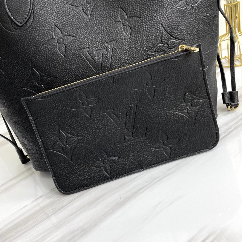 Black Neverfull LV Purse