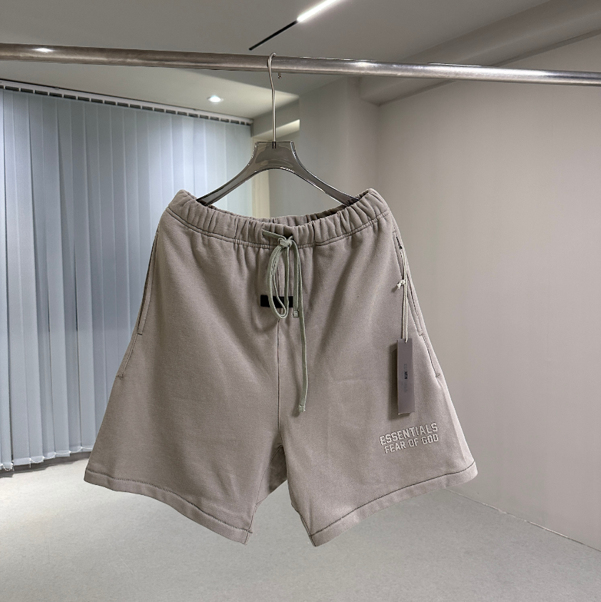 # 516 Essentials Brand Shorts