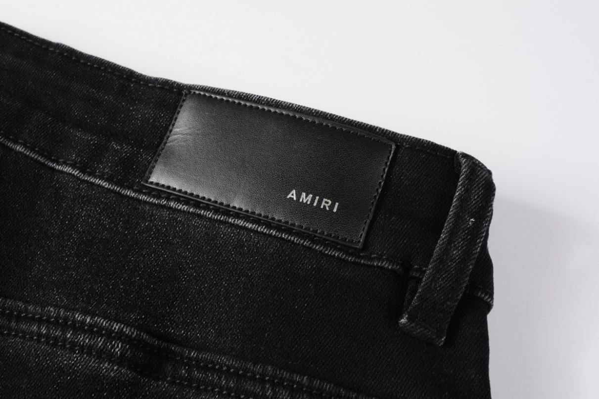 8823 Amiri Jeans