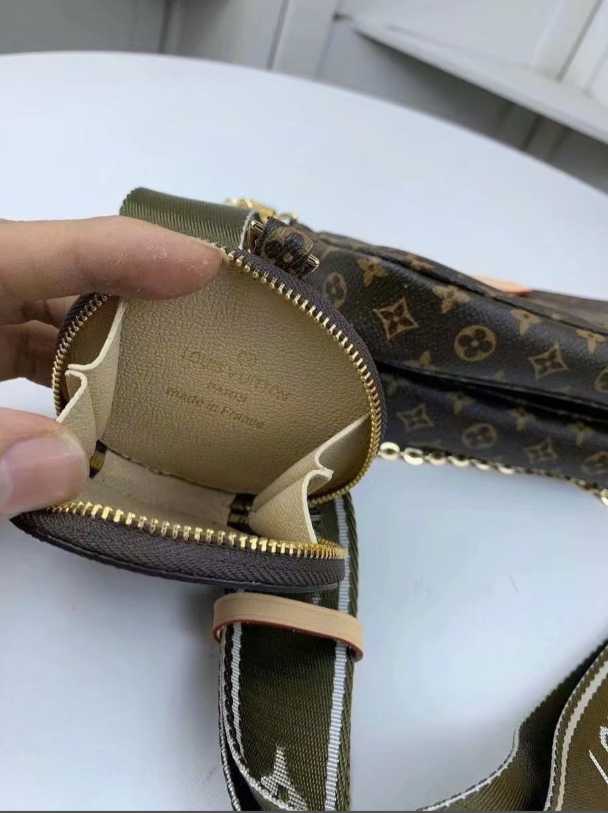 44823 LV Purse Green Strap