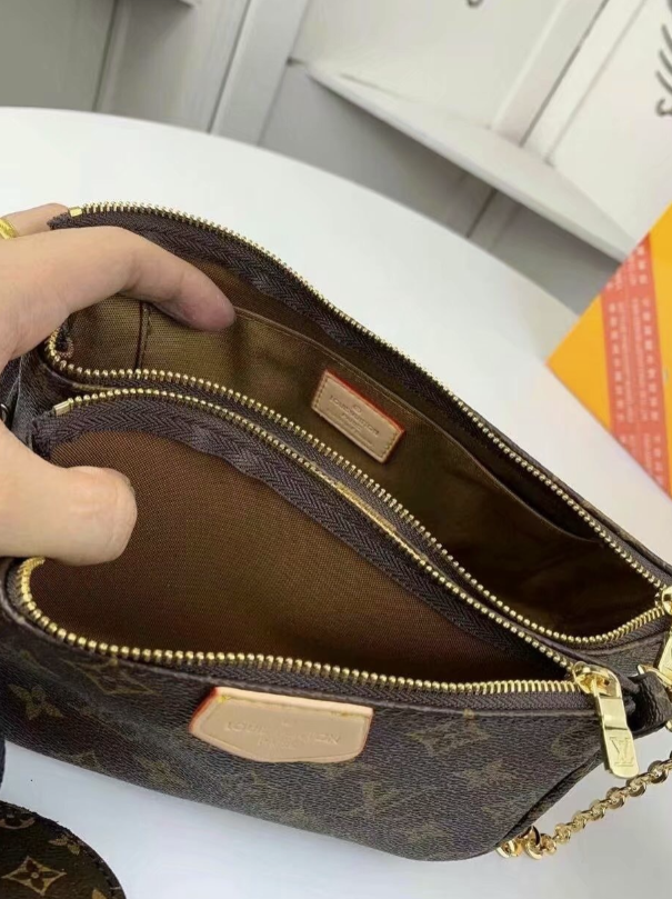 44820 LV Purse Black On Black Strap