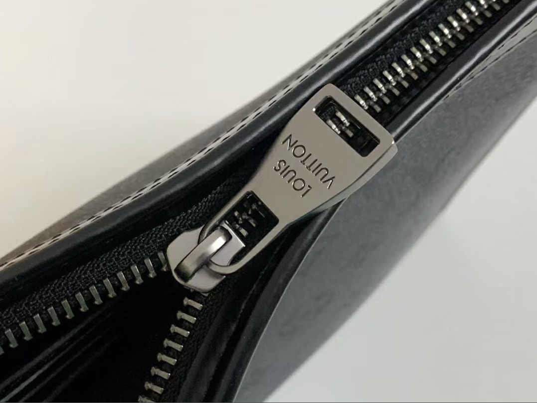 Pochette Voyage LV Bag
